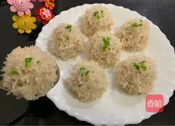 Illustration of how to make water chestnut and glutinous rice meatballs 9