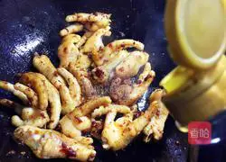 Illustration of how to make spicy chicken feet 8