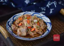 Illustration of how to make steamed pork ribs with black bean sauce 8