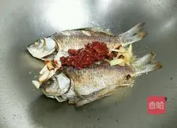 Illustration of Douban Crucian Carp Recipe 5