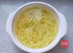 Illustration of how to make pepper and potato shreds 3