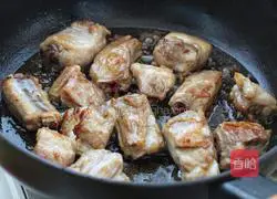 Illustration of how to cook rice cakes with spareribs 4