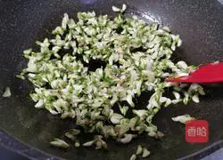 Acacia flowers Illustration of how to make scrambled eggs 8