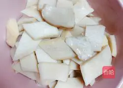 Illustration of how to make black pepper, beef and king oyster mushrooms 7