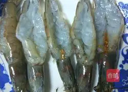 Illustration of how to make steamed prawns with garlic vermicelli 1 