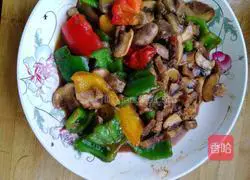 Illustration of how to make fried mushrooms with green and red pepper meat 5