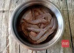 Illustration of how to stir-fry prawns 1