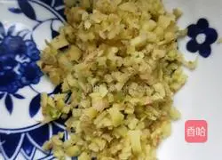 Illustration of how to steam baby shrimps with June yellow 5