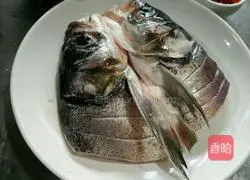 Illustration of how to make fish head with double pepper 5