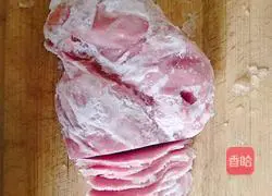 Illustration of how to make fried pork with okra 1