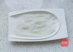 Illustration of how to make steamed vermicelli with minced meat 7