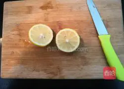 Illustration of how to make grilled oysters with garlic, lemon and green pepper 7