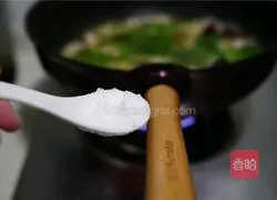 Illustration of how to make sour radish and black fish fillets 7