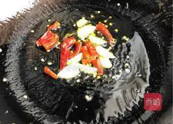 Illustration of how to make fried cabbage with eggs 11