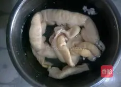 Illustration of how to make steamed large intestine with garlic and black bean sauce 2