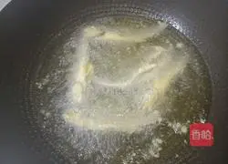 Illustration of how to make fried (barbecued) small yellow croaker 5