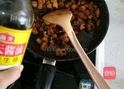 Illustration of how to make spicy diced potatoes and lotus roots 6