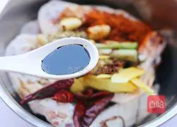 Illustration of how to make duck wings in rice cooker 5