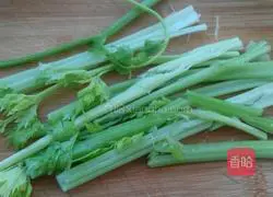 How to make fried meat with celery Illustration 1