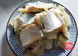 Illustration of how to make garlic dried eels 2