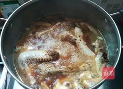 Illustration of how to make braised meat dishes (chicken wings and chicken feet) 8