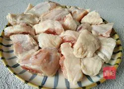 Illustration of how to make chestnut roasted chicken wings 2