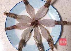 Illustration of how to make mashed potato and cheese baked shrimp 3