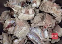 Illustration of how to make braised mutton 1