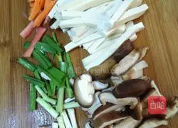 Illustration of how to make dried mushrooms and beans 1