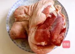 Illustration of braised wild boar knuckle 1