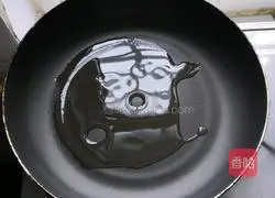 Illustration of how to make scrambled eggs with mushrooms 6