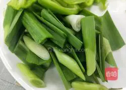 Illustration of how to make salt-fried pork 5