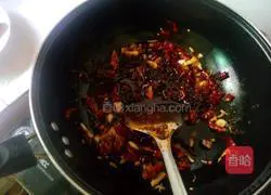 Illustration of how to make spicy crayfish 9