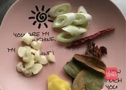 Illustration of how to make braised pork in casserole 1