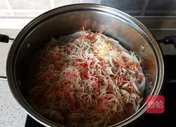 Illustration of how to make steamed shredded potatoes 7