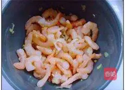 Nutritious and delicious fried shrimps with green onions Illustration of how to do it 1