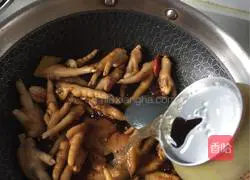 Illustration of braised chicken feet 7