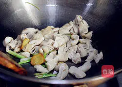 Illustration of how to make stir-fried pork sausage 3
