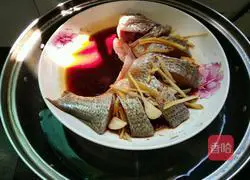 Illustration of how to make steamed yellow fin fish 5