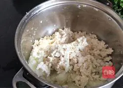 Illustration of how to make winter melon meatballs 8