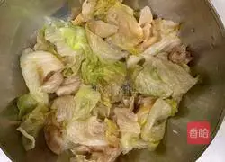 Illustration of how to make spicy boiled beef 4