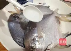 Illustration of how to make grilled white pomfret in air fryer 2