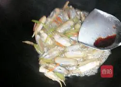 Illustration of spicy fried razor clams 10