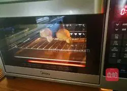 Illustration of how to make shredded coconut chicken legs 13