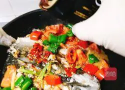 Illustration of how to make black beer fish 4