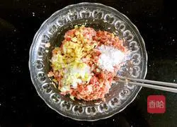 Illustration of how to make Jiaoliu meatballs 6