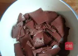 Illustration of how to make sauerkraut and pig blood 1