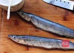 Illustration of grilled saury 3