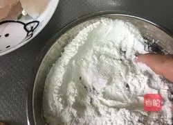 Illustration of how to make bread crumbs and fish cakes 3