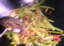 Illustration of how to make fried meat with green pepper 5